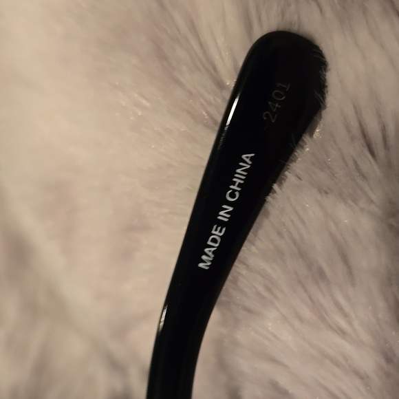 Longchamp Paris Black Cat-Eye Sunglasses with Gradient Lenses Brand New In Case - Picture 7 of 16